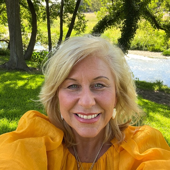 Meet your Posher, Wendy - Picture 1 of 1